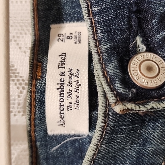 NWT ABERCROMBIE & FITCH "The 90's Straight Ultra High Rise" Jeans - Picture 2 of 10